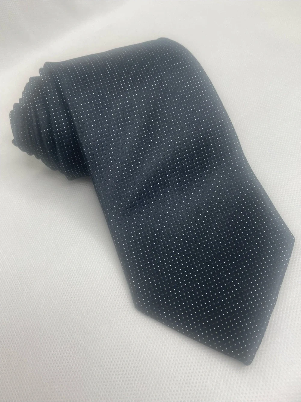 Hugo Boss Classic Polkadot Necktie Chrome Navy Blue 100% Silk Italian Made Tie